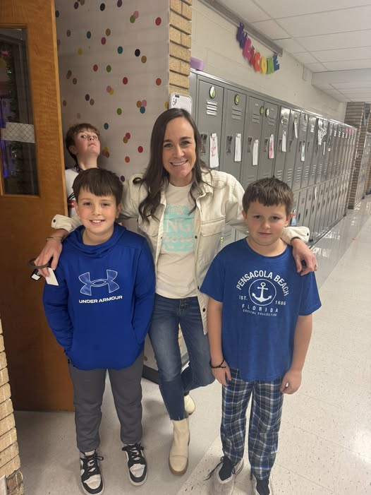 Wednesday is “Feeling Frosty!” at Edison. Wear blue or white. #edisonbombers #MAC185 #CountdownToWinterBreak