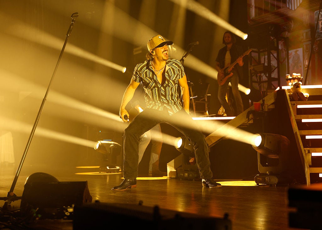 Tucker Wetmore Shares Details About the ‘Brunette’ World Tour