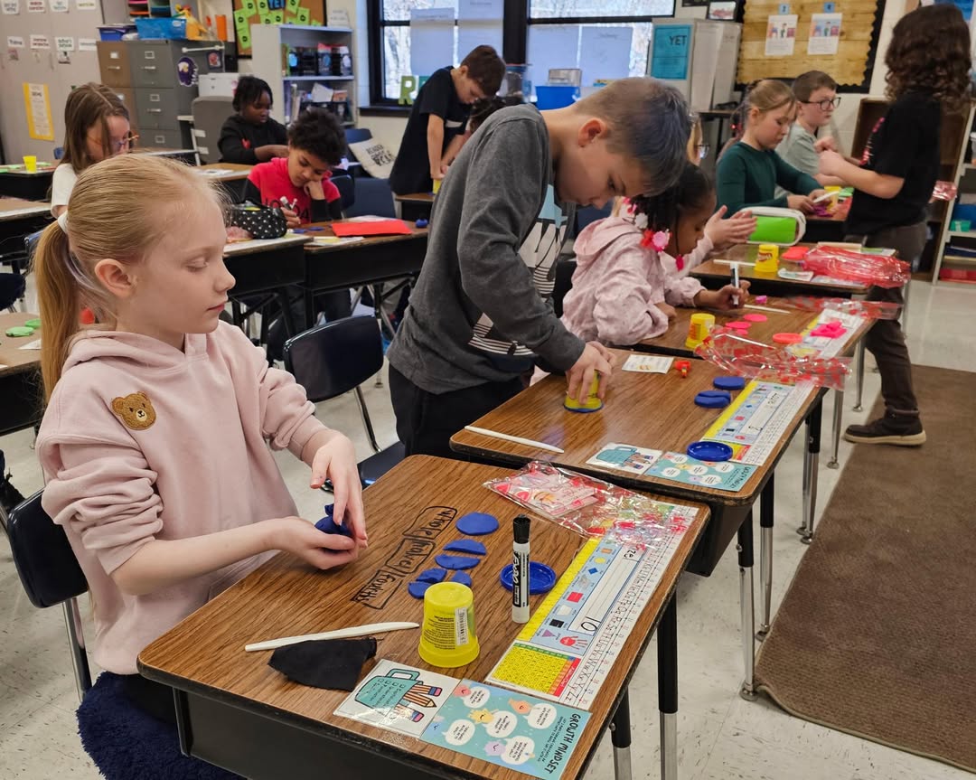 Mrs. Poore’s class had fun learning about fractions with Playdoh. #MAC185 #edisonbombers #3rdgrade