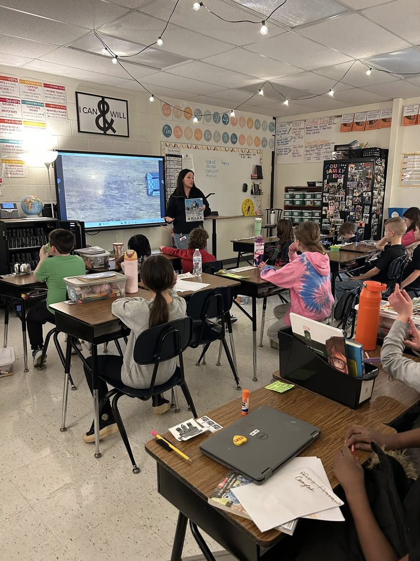 Miss Coker’s class had another special mystery reader today, thank you Mrs. Gray for joining us to read! #edisonbombers…