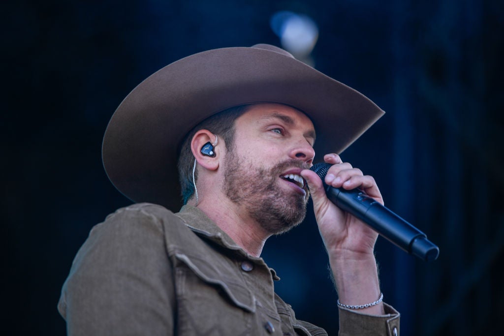Dustin Lynch Talks Pool Parties, Music, and ‘Crash My Playa’