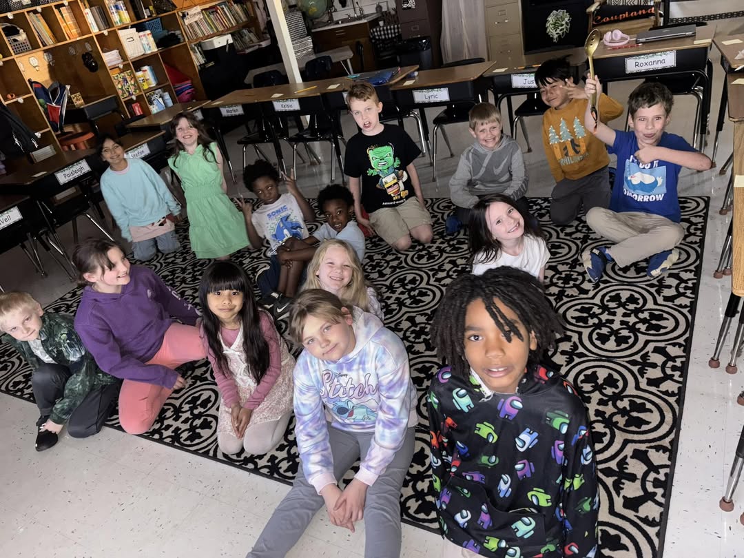 Mrs. Coupland‘s class is proud to have earned the golden spoon for soaring behavior in the cafeteria!