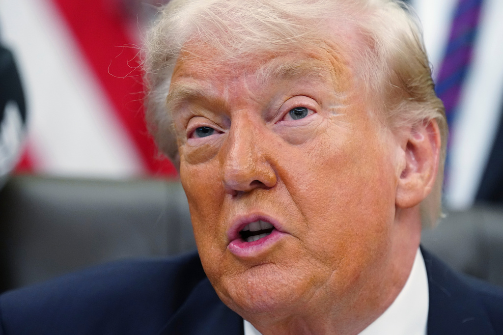 US fires on Iranian oil tanker as Trump pressures Tehran for deal to end war