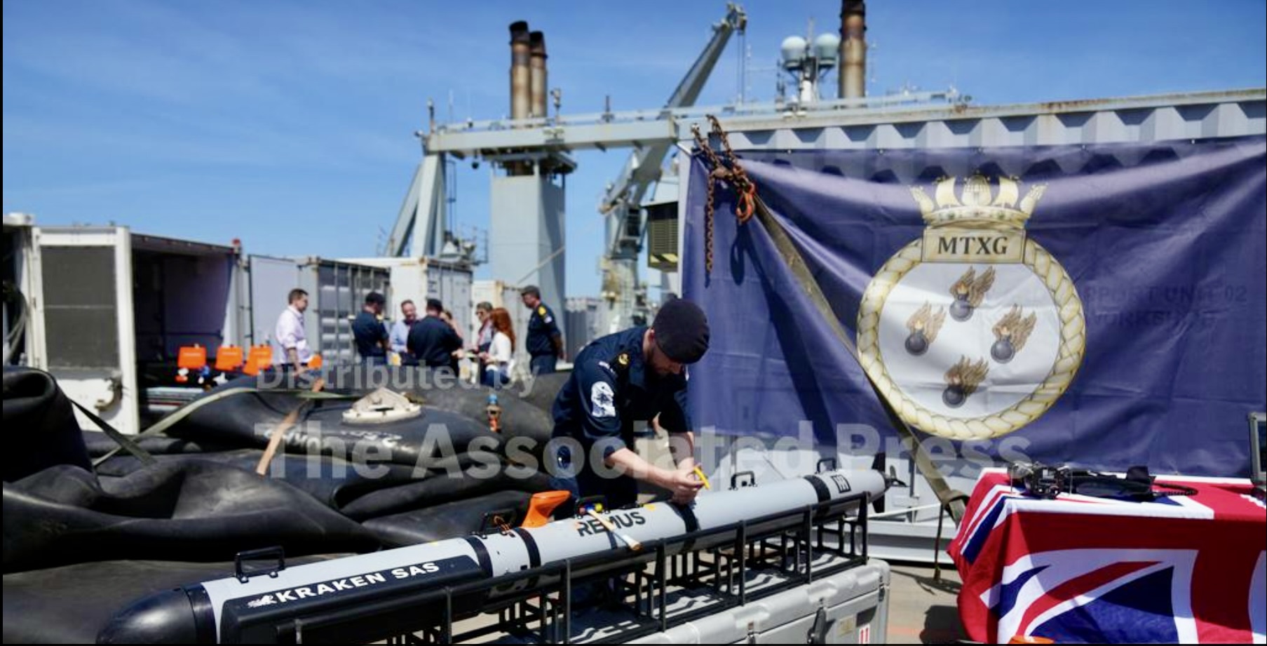 Britain’s navy prepares to clear mines in the Strait of Hormuz while waiting for a peace deal