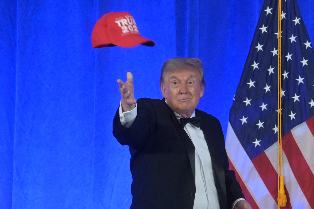 Trump to tout his economic policies in Michigan (AUDIO)